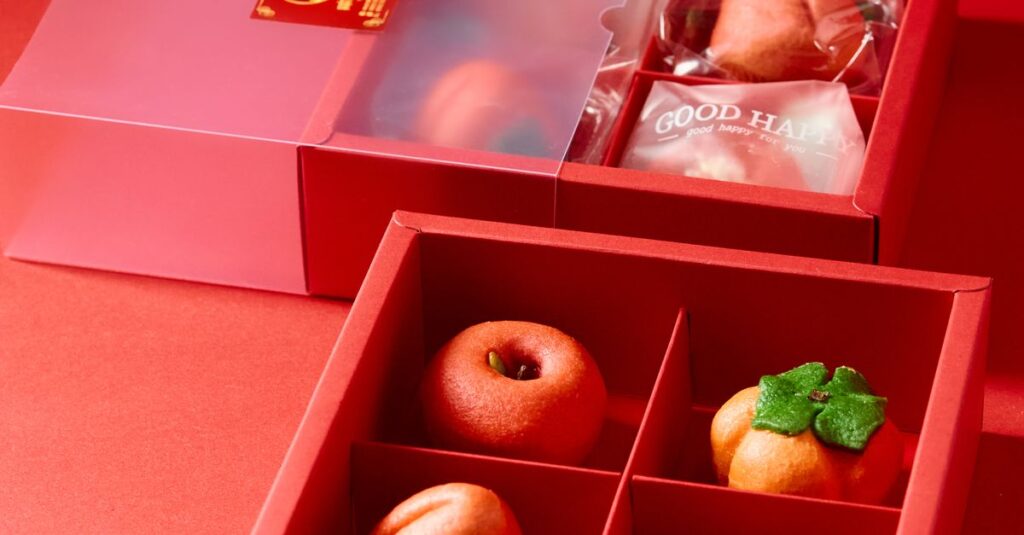 Beautifully arranged fruit dessert box for festive celebrations.